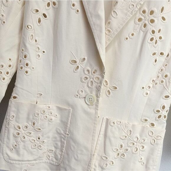 The Wrights Women's Vanilla Embroidered Floral Blazer Size 8 - Picture 3 of 6